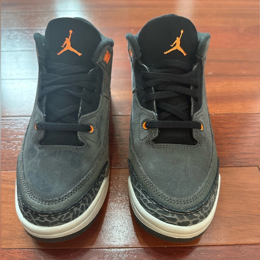 EXCELLENT CONDITION Jordan Retro 3 Basketball Shoes